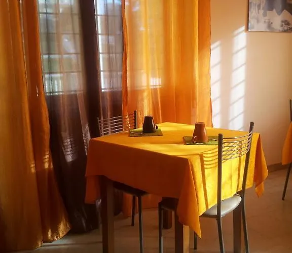 Welcome To Couette-café
